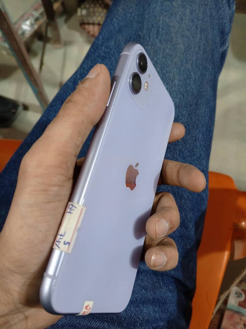 Apple iPhone 11 3