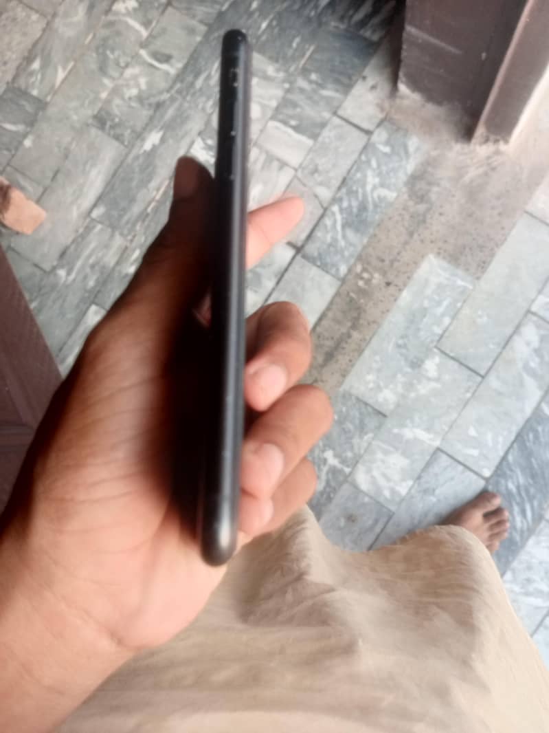 Apple iPhone XR 5