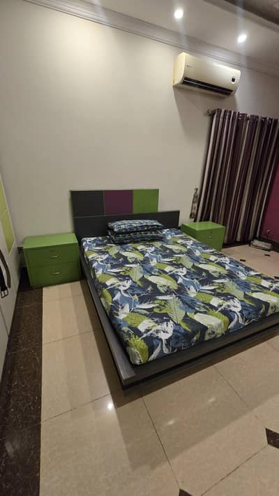 Bedset including Sidetables and Mattress. Queen size