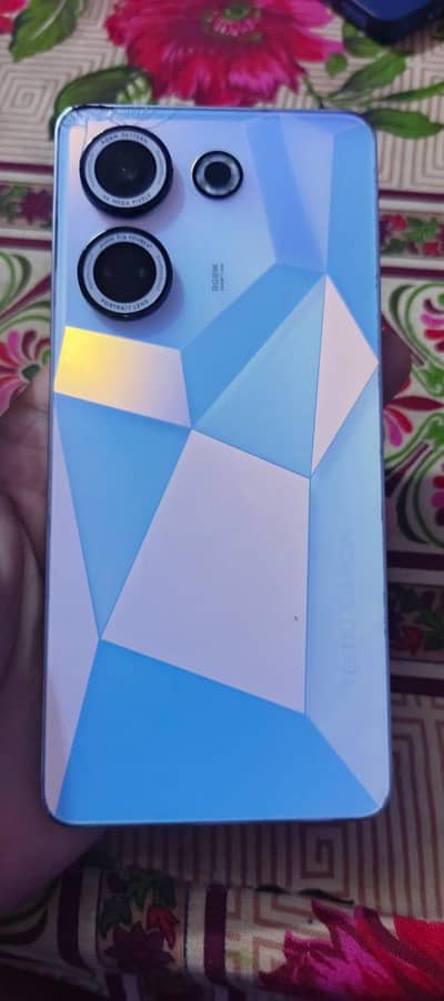 Tecno CAMON 20