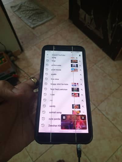 Samsung Mobile J8