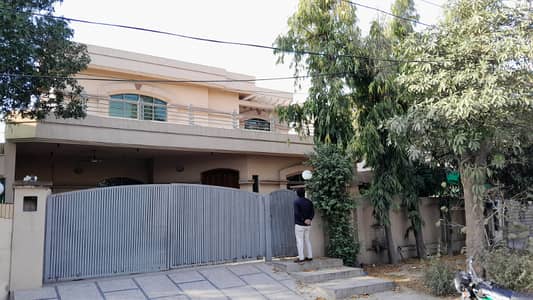 1 Kanal Lower Portion Available For Rent In DHA Phase 3 Block-Z.