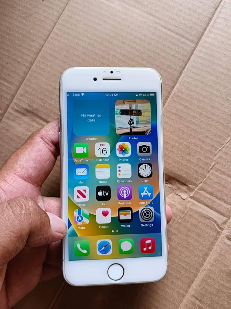 Apple iPhone 8 4