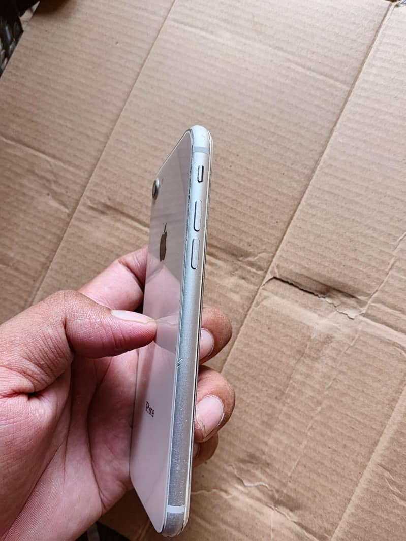 Apple iPhone 8 5