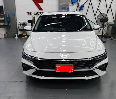 Hyundai Elantra Hybrid 2025 - Low milage