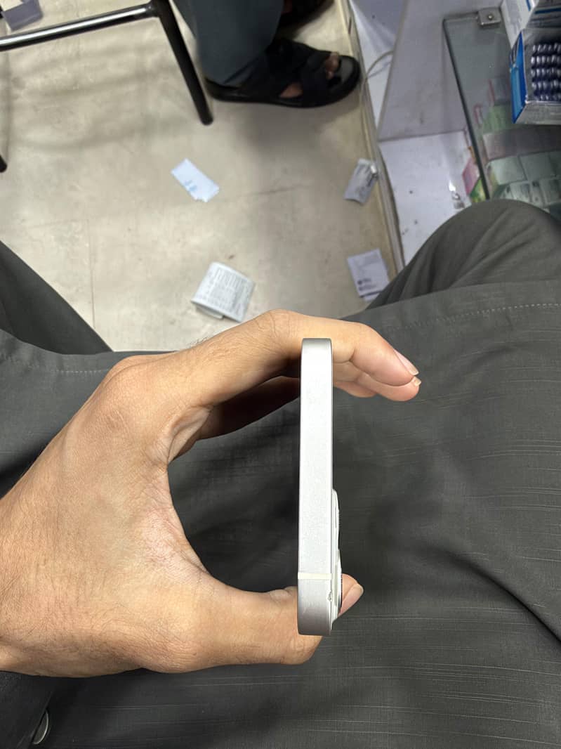Apple iPhone 13 3