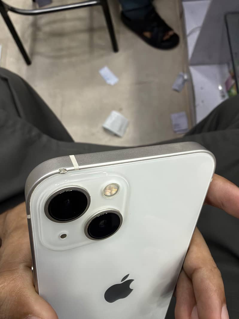 Apple iPhone 13 4