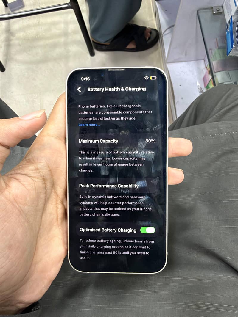 Apple iPhone 13 8