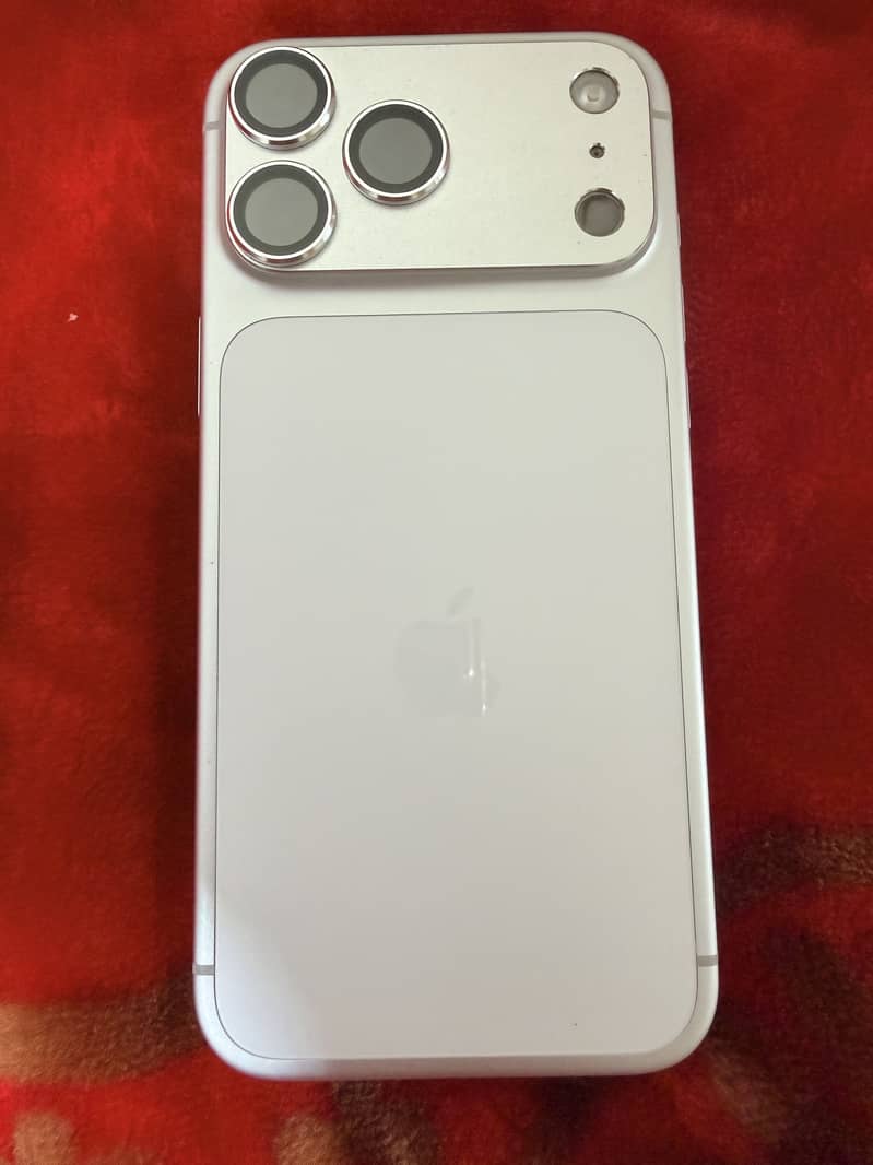 Apple iPhone 17 Pro Max 3