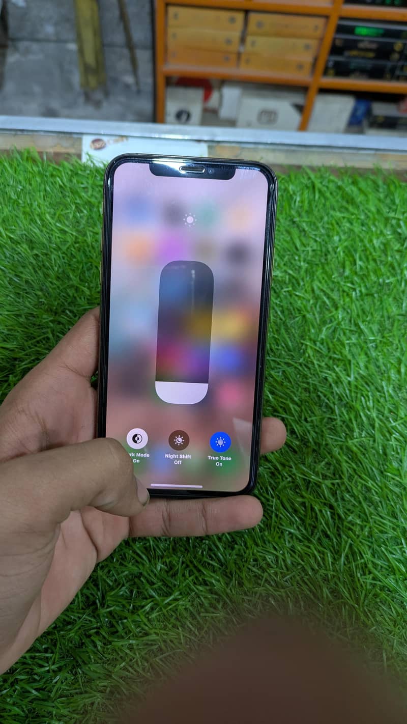 Apple iPhone XS 6