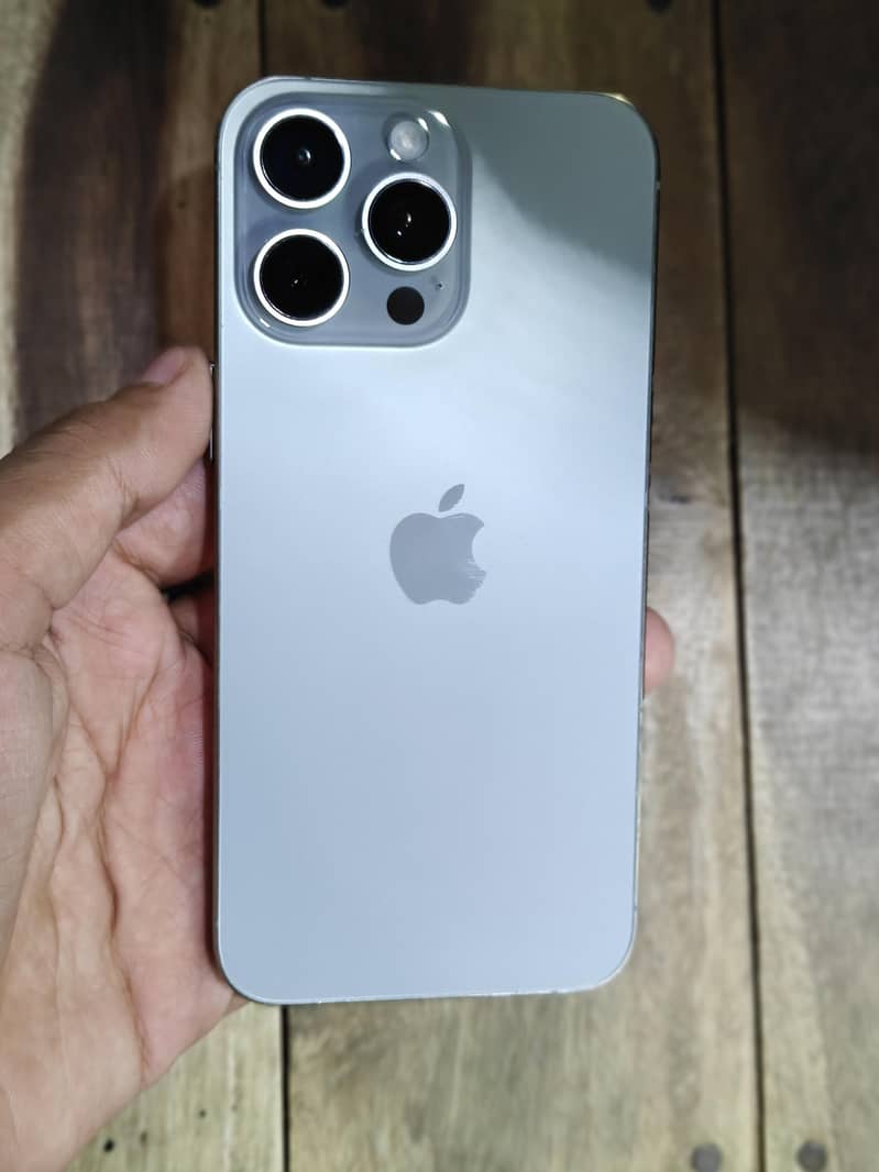 Apple iPhone 15 Pro Max 0