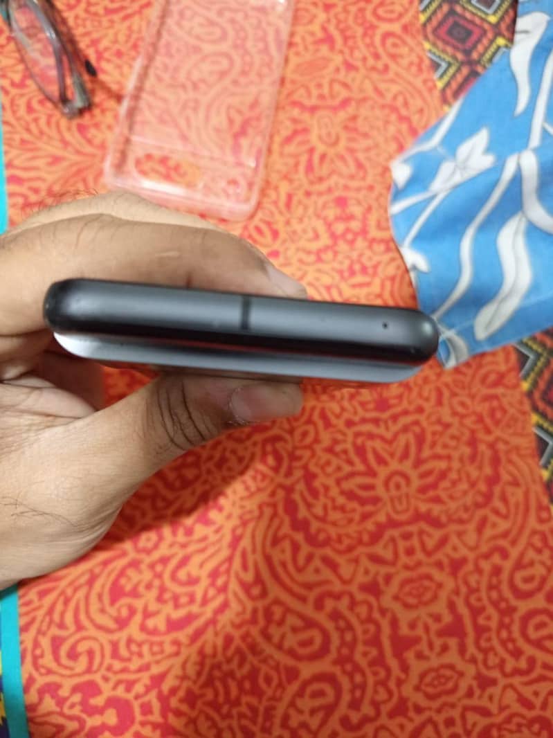 Google Pixel 8 4