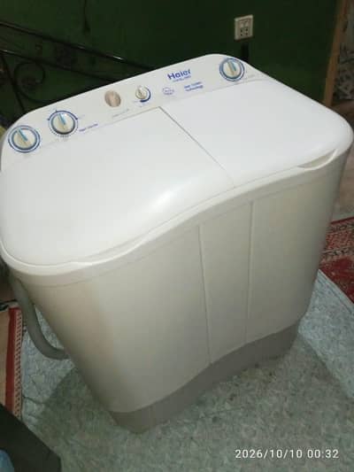 Haier wasnhing machine twin tub model number HWM-80-000AS
