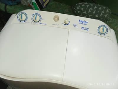 Haier wasnhing machine twin tub model number HWM-80-000AS