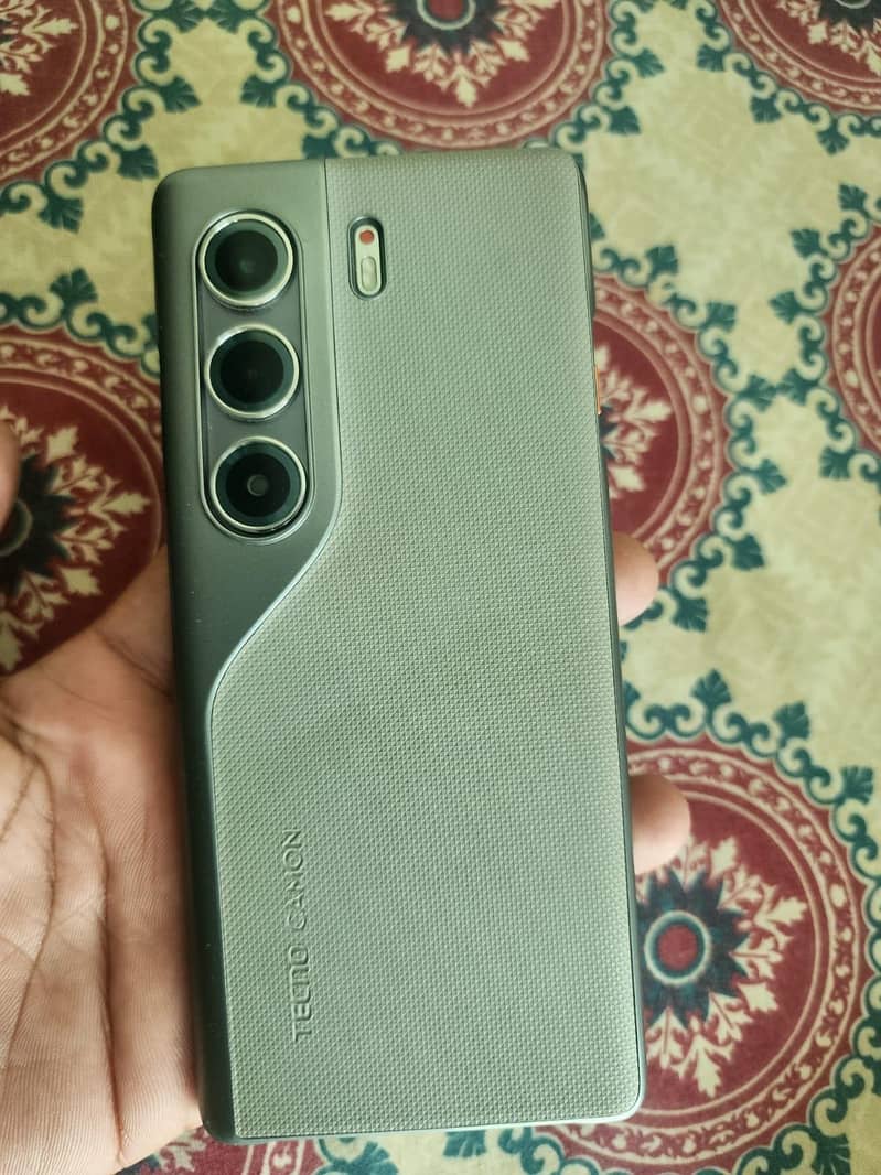 Tecno Camon 40 Pro 14