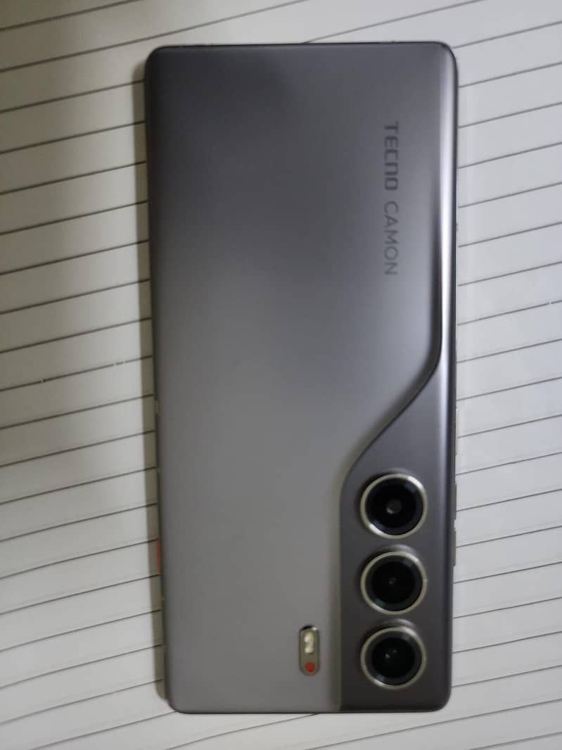 Tecno Camon 40 Pro 16