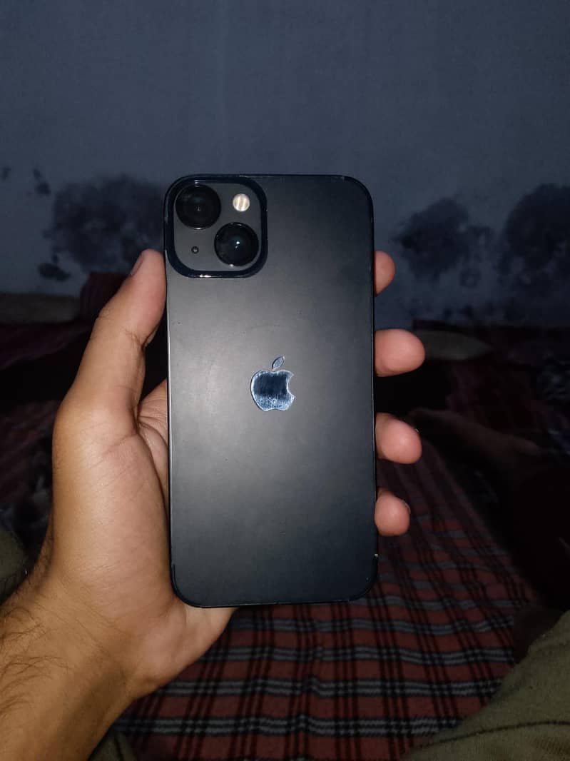Apple iPhone 13 jv 0