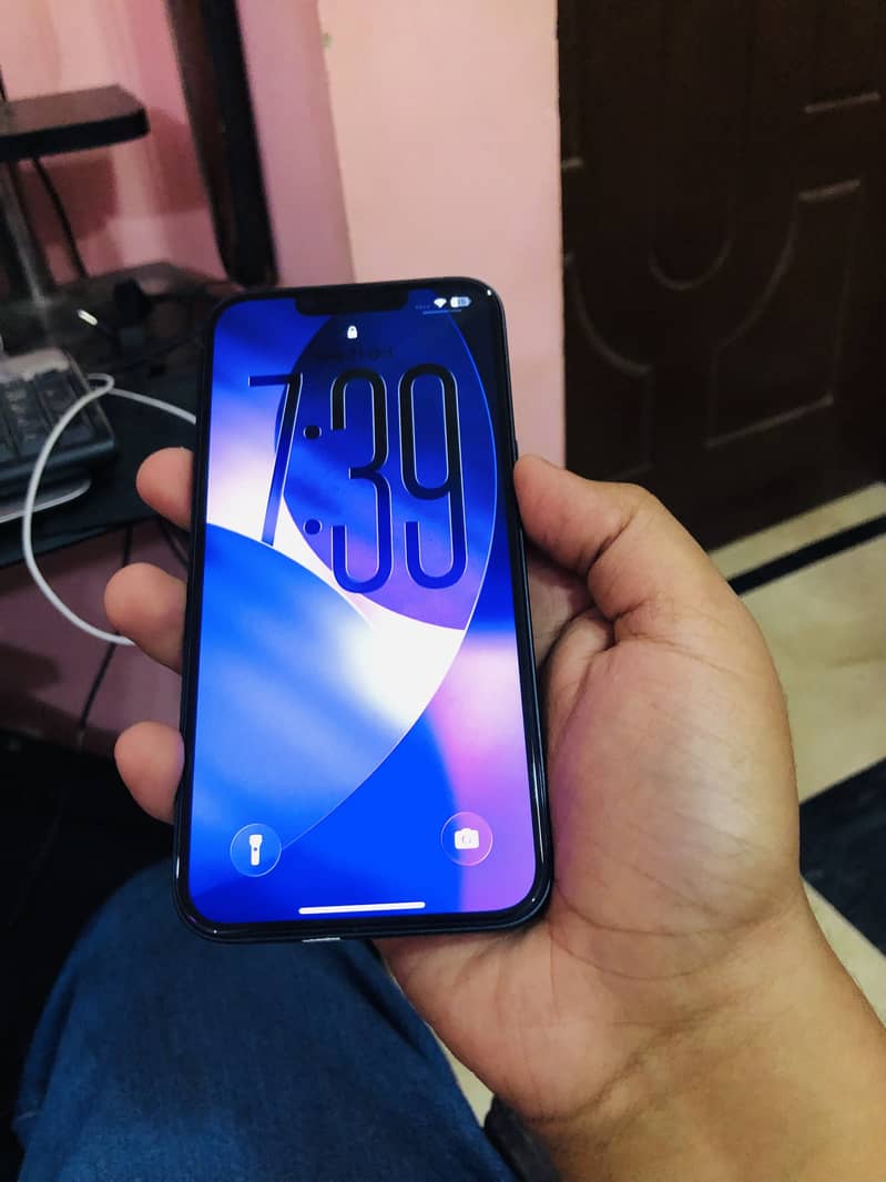Apple iPhone 13 2