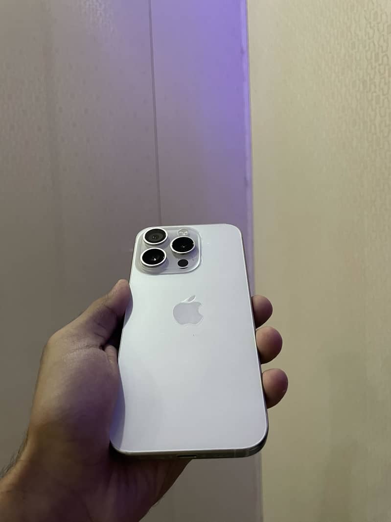 Apple iPhone 15 Pro 0