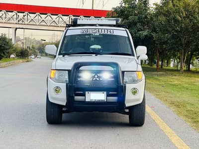 Mitsubishi Pajero Mini 2012 Total Original for sale.