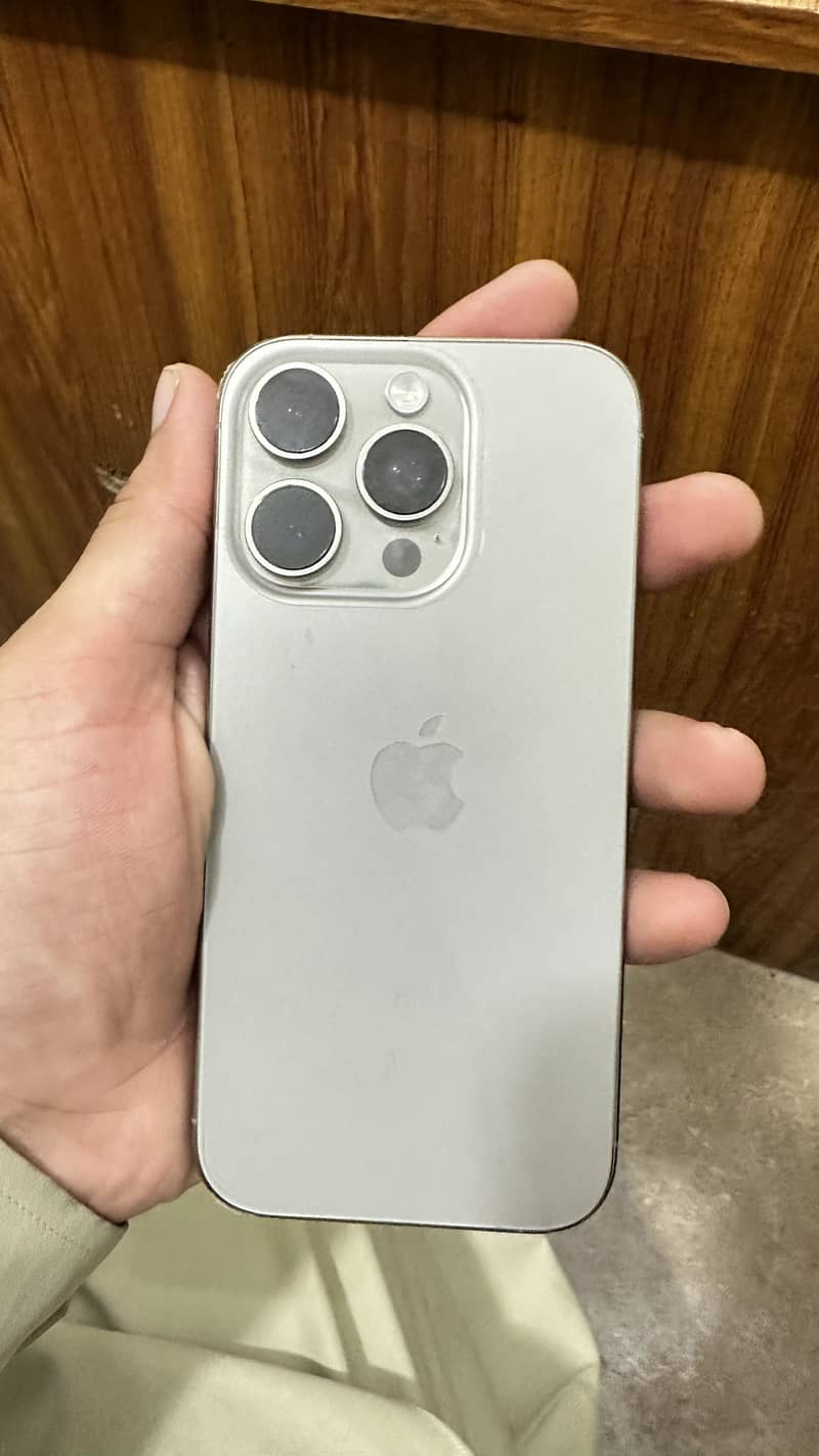 Apple iPhone 16 Pro 2