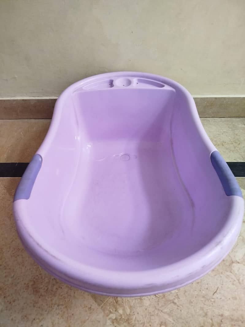 bath tub 1