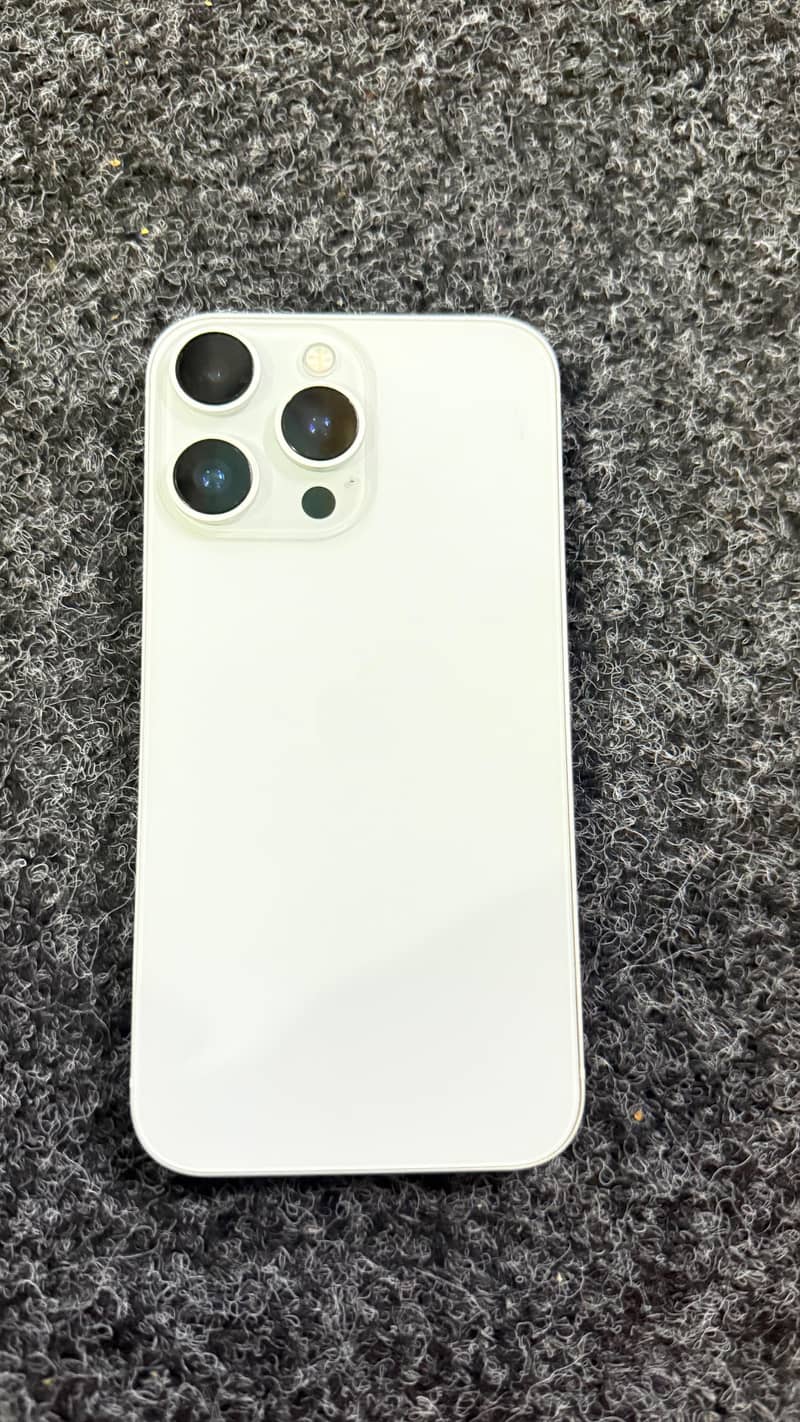 Apple iPhone 15 Pro 0