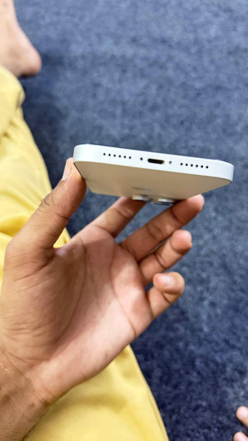 Apple iPhone 15 Pro 4