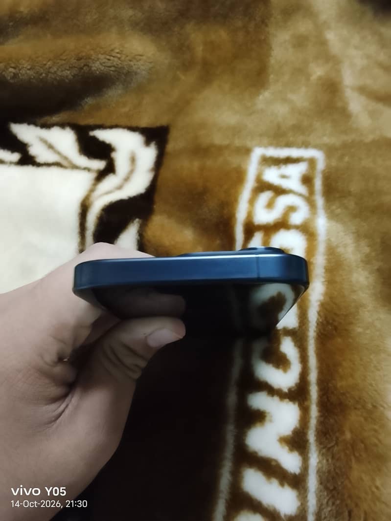 Apple iPhone 15 Pro 4