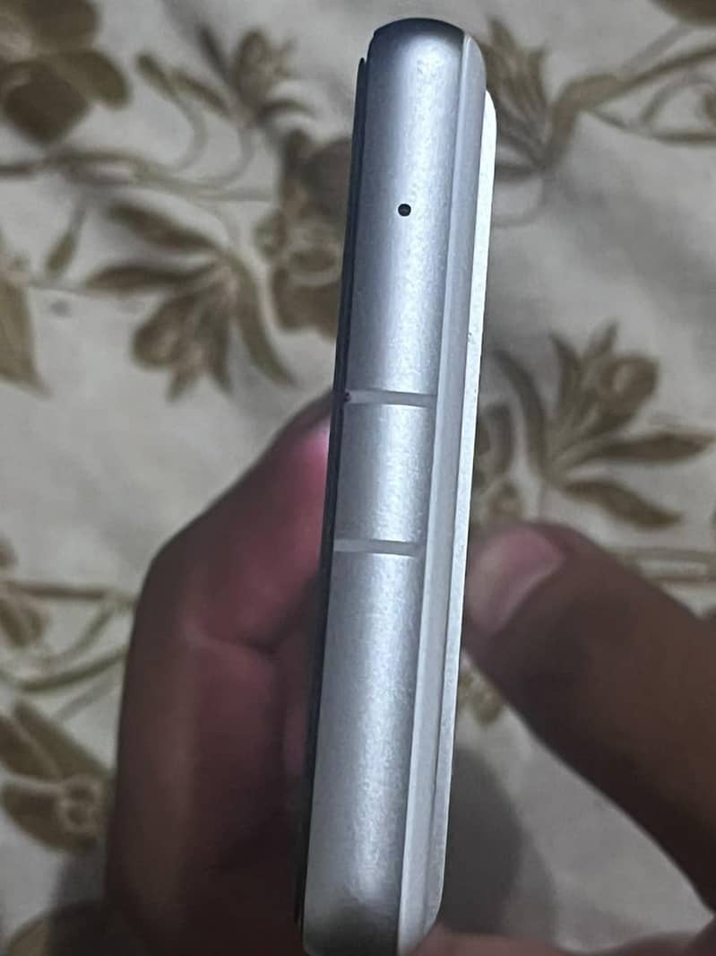 Google Pixel 7a 1