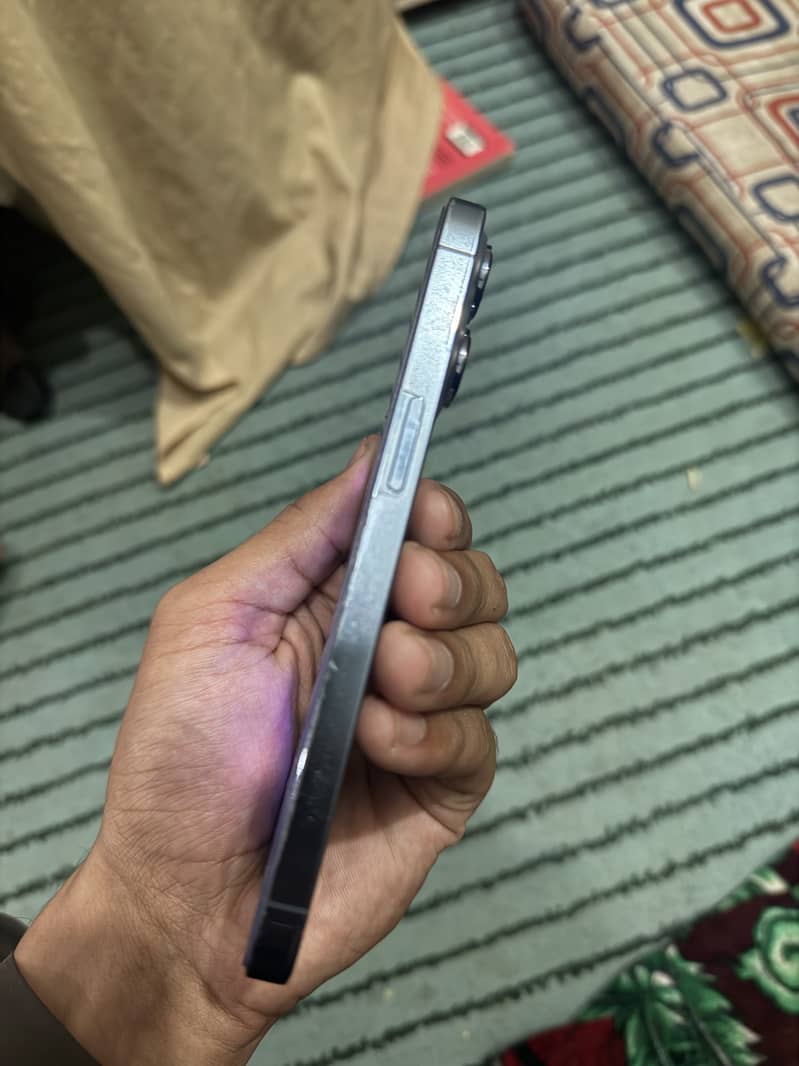 Apple iPhone 13 Pro 1