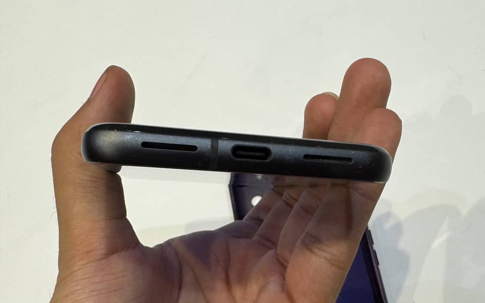 Google Pixel 8 4
