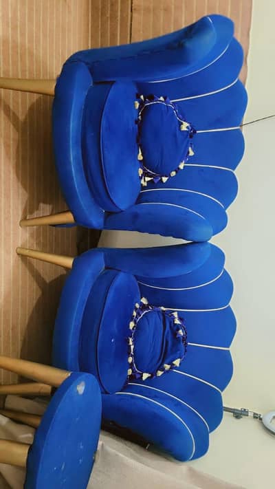2 single sofa in very good condition