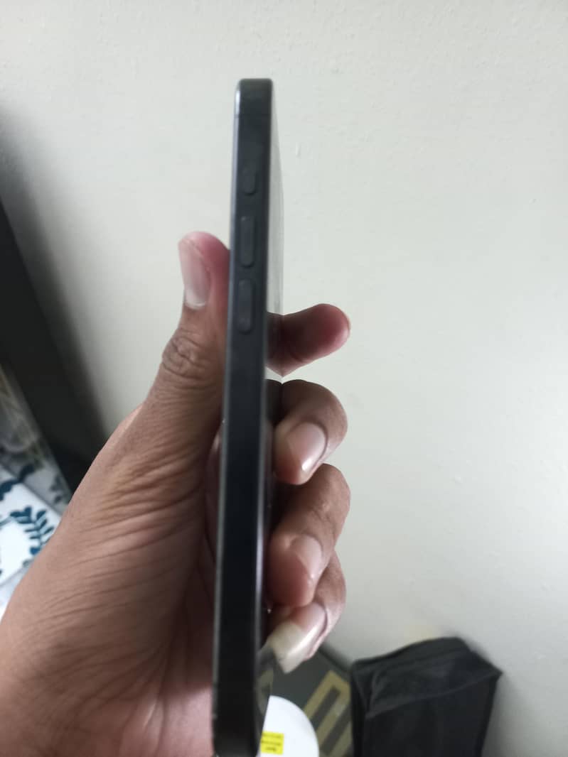 Apple iPhone 15 Pro 2