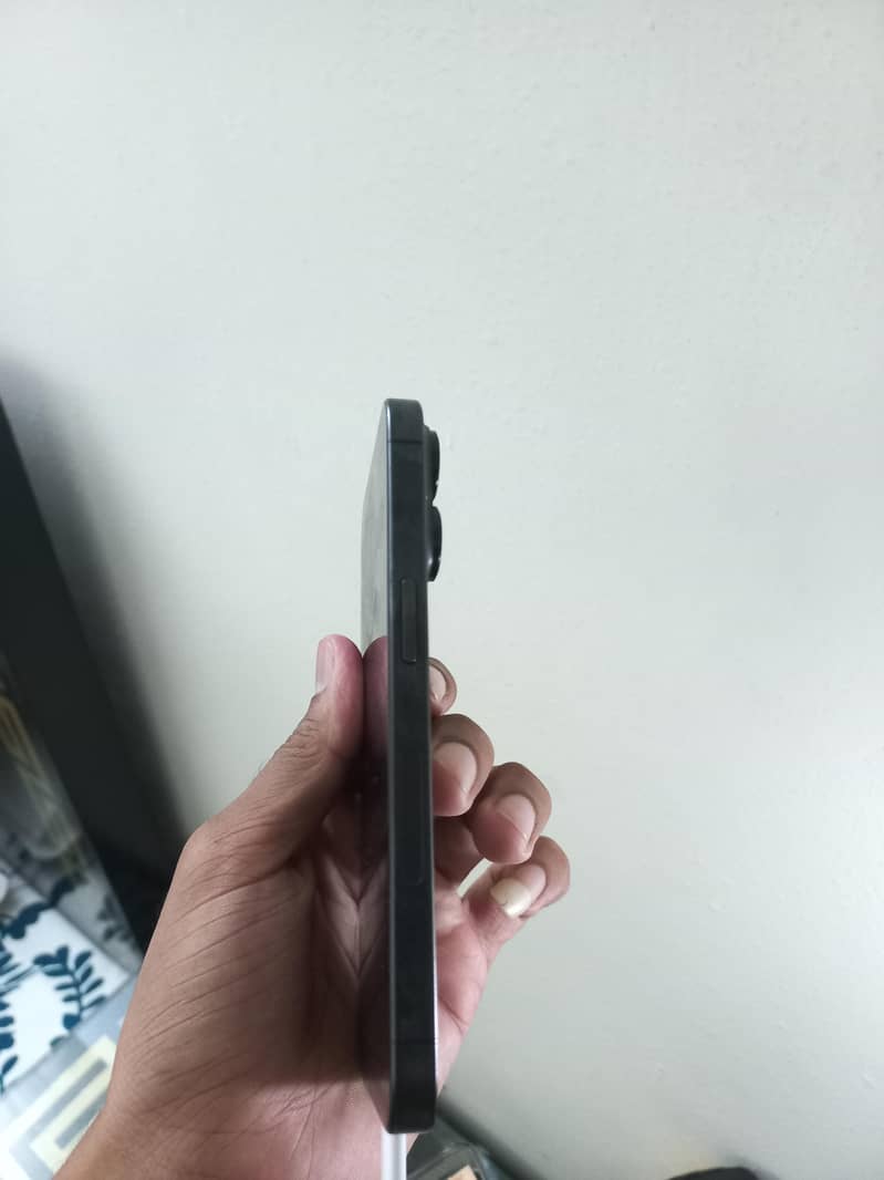 Apple iPhone 15 Pro 3