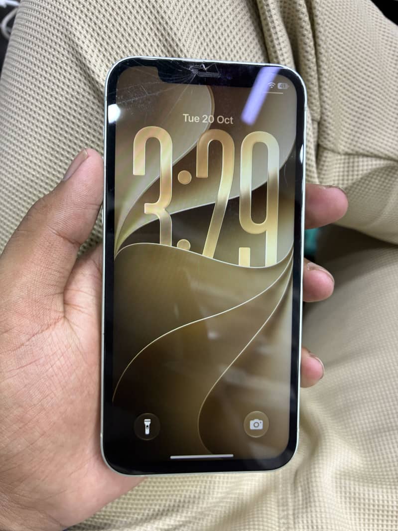 Apple iPhone 12 4