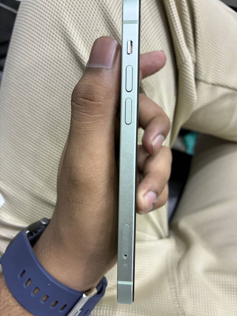 Apple iPhone 12 5