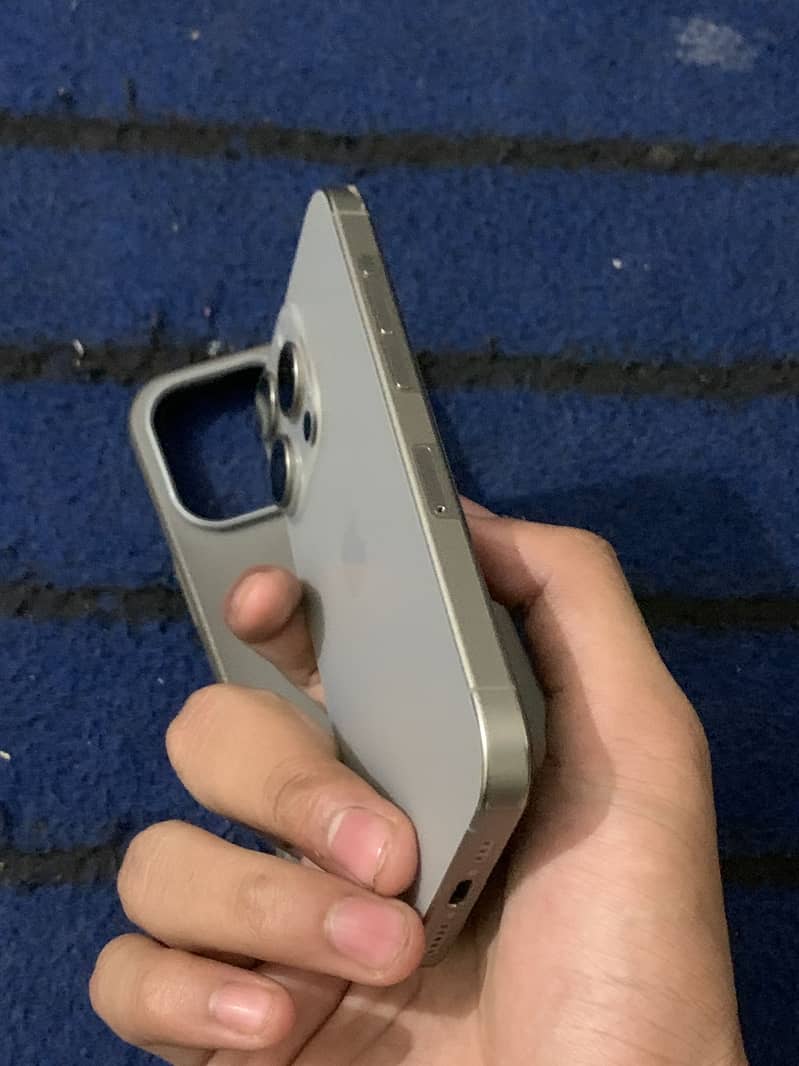 Apple iPhone 15 Pro 1