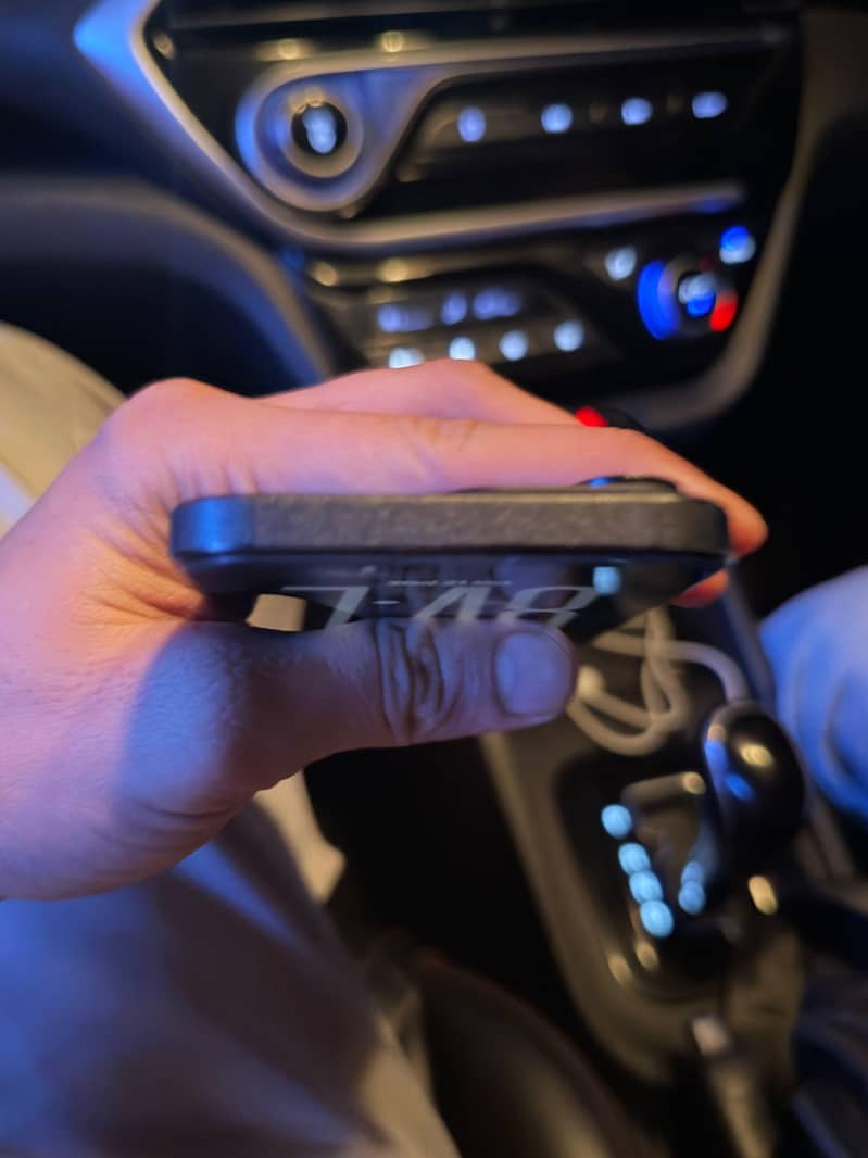 Apple iPhone 16 Pro Max 2