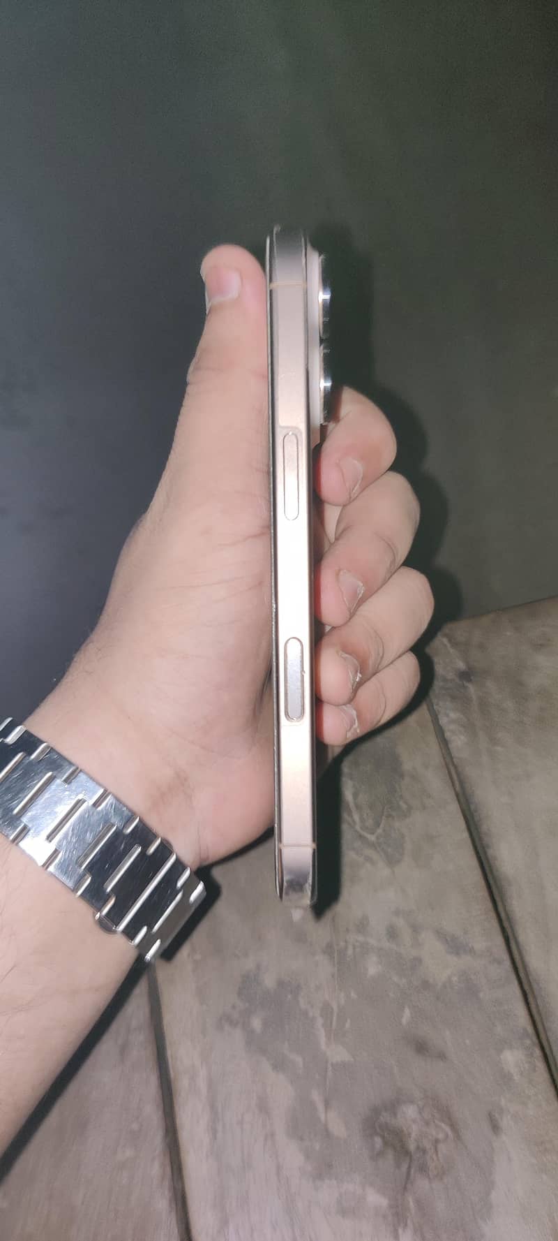 Apple iPhone 16 Pro 2