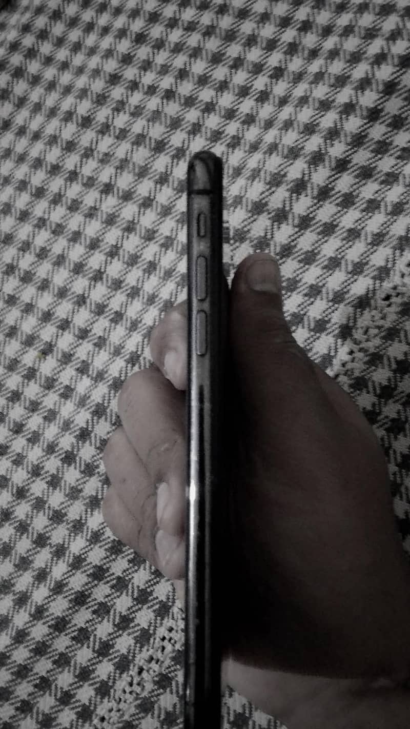 Apple iPhone X 3