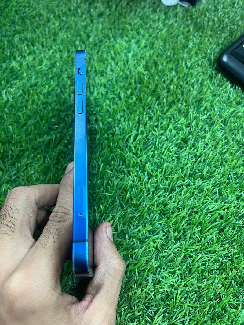 Apple iPhone 12 5