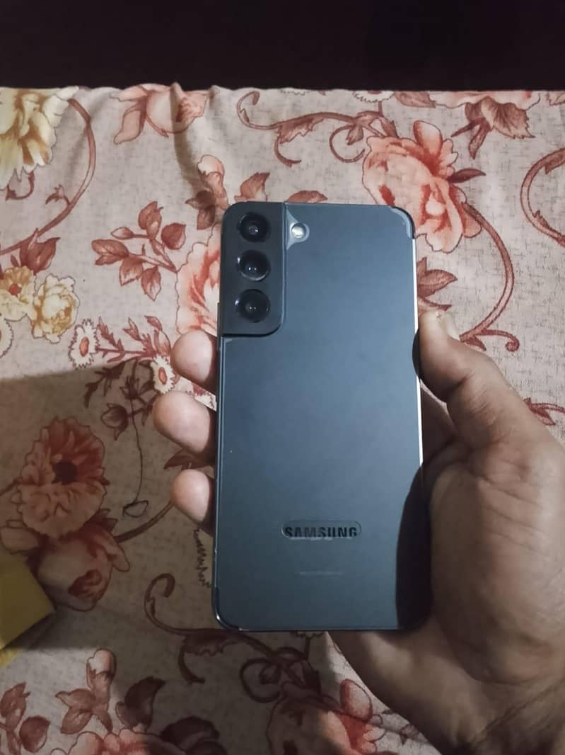 Samsung s22 5