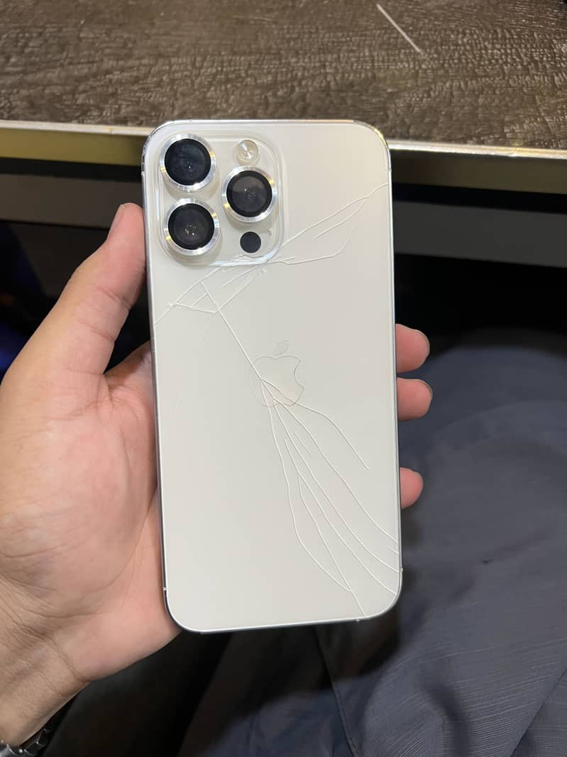 Apple iPhone 14 Pro Max 1