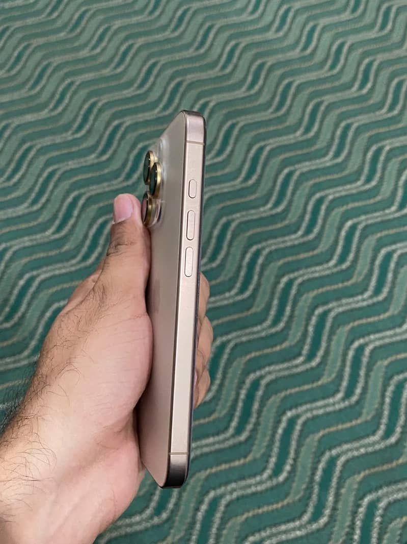 Iphone 16 pro jv 3