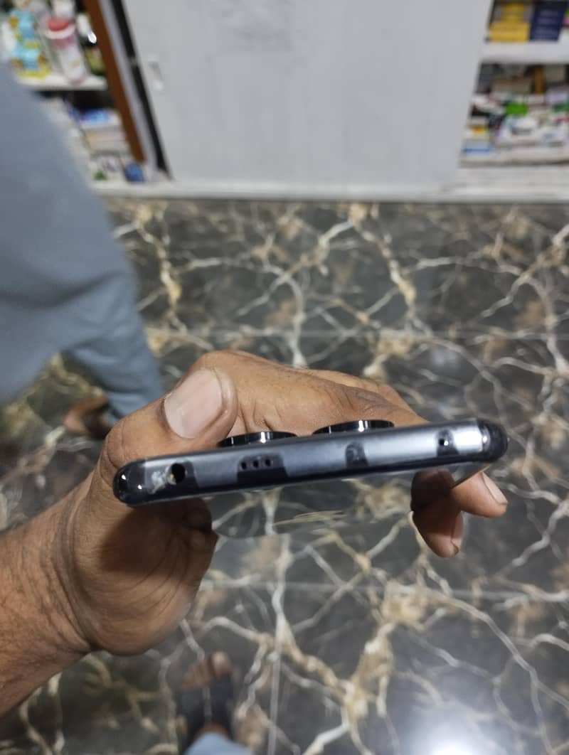 Xiaomi Redmi Note 14 Pro 1