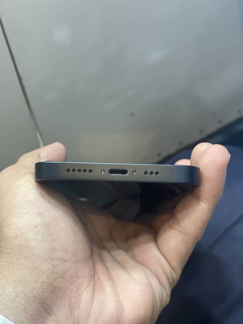 Apple iPhone 13 JV 3