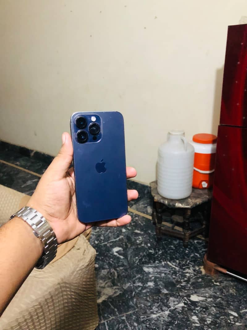 Apple iPhone 14 Pro Max 0