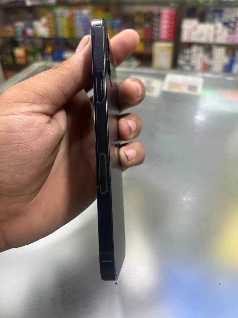 Apple iPhone 12 1