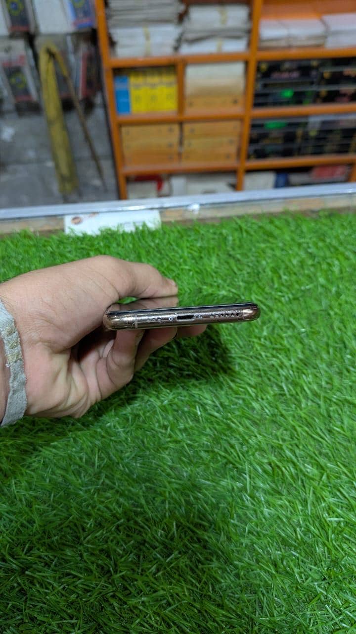Apple iPhone XS 2